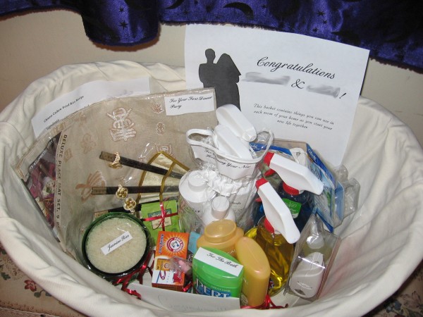 Wedding gift basket Wedding gift basket